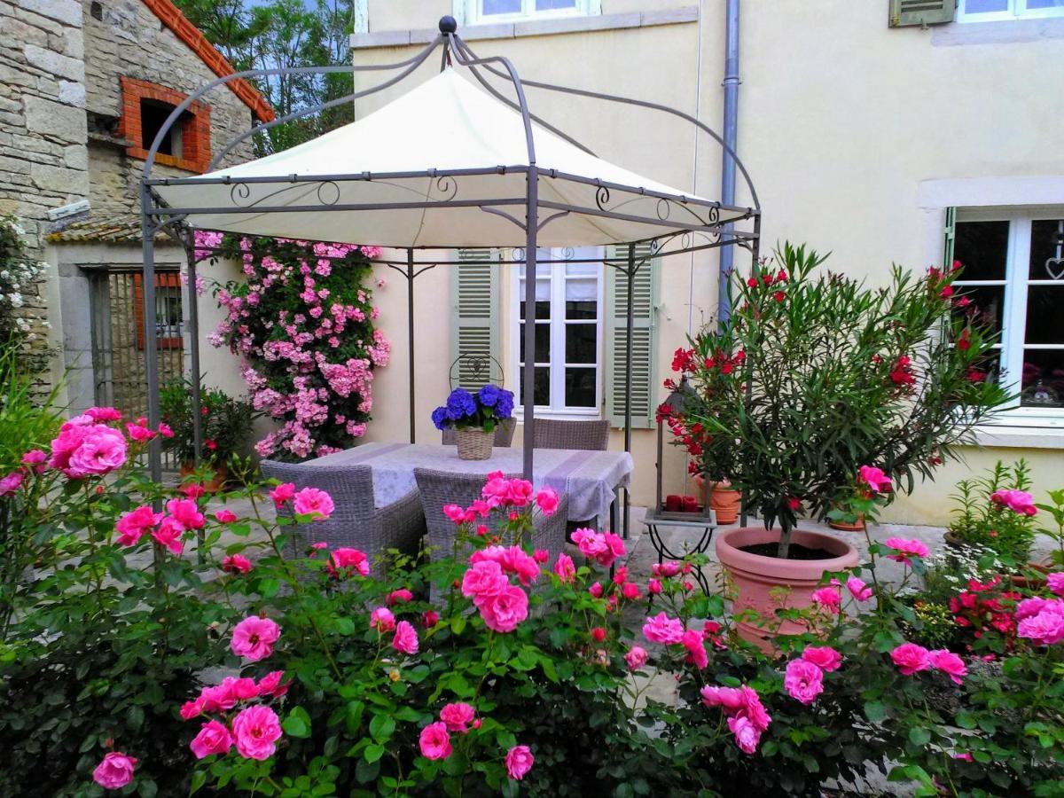 Ancien Domain "Le Petit Bonheur" Apartment Tailly Exterior photo