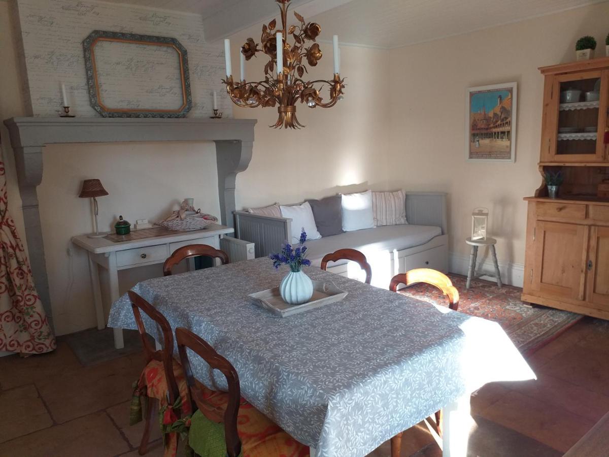 Ancien Domain "Le Petit Bonheur" Apartment Tailly Exterior photo