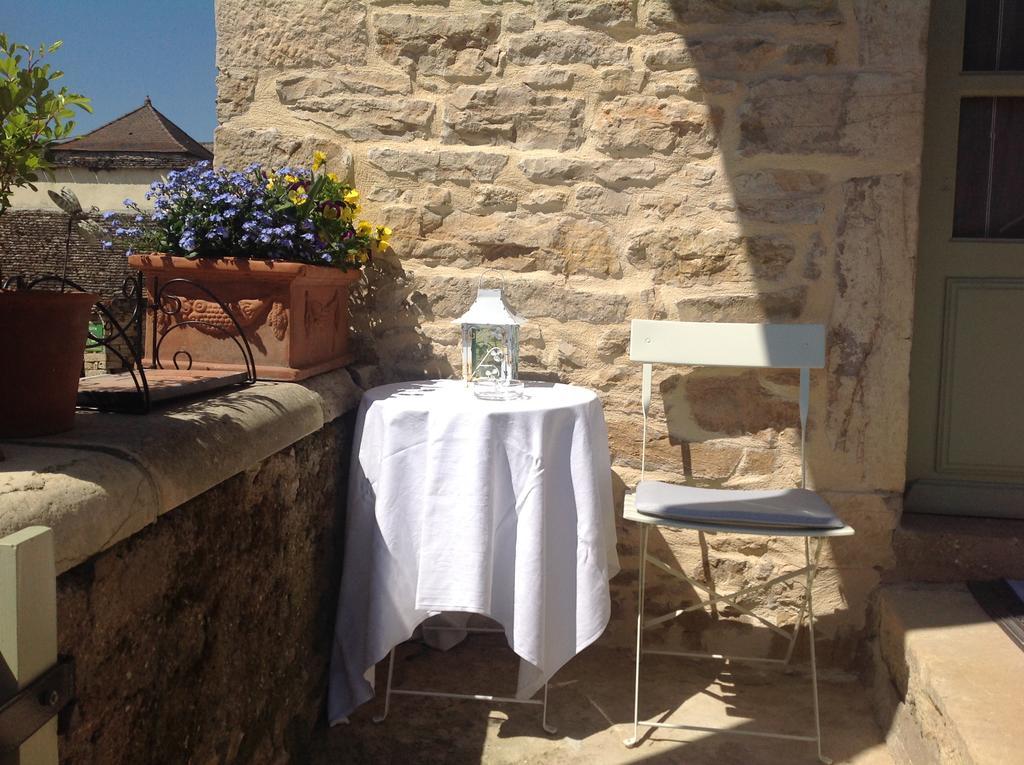 Ancien Domain "Le Petit Bonheur" Apartment Tailly Exterior photo